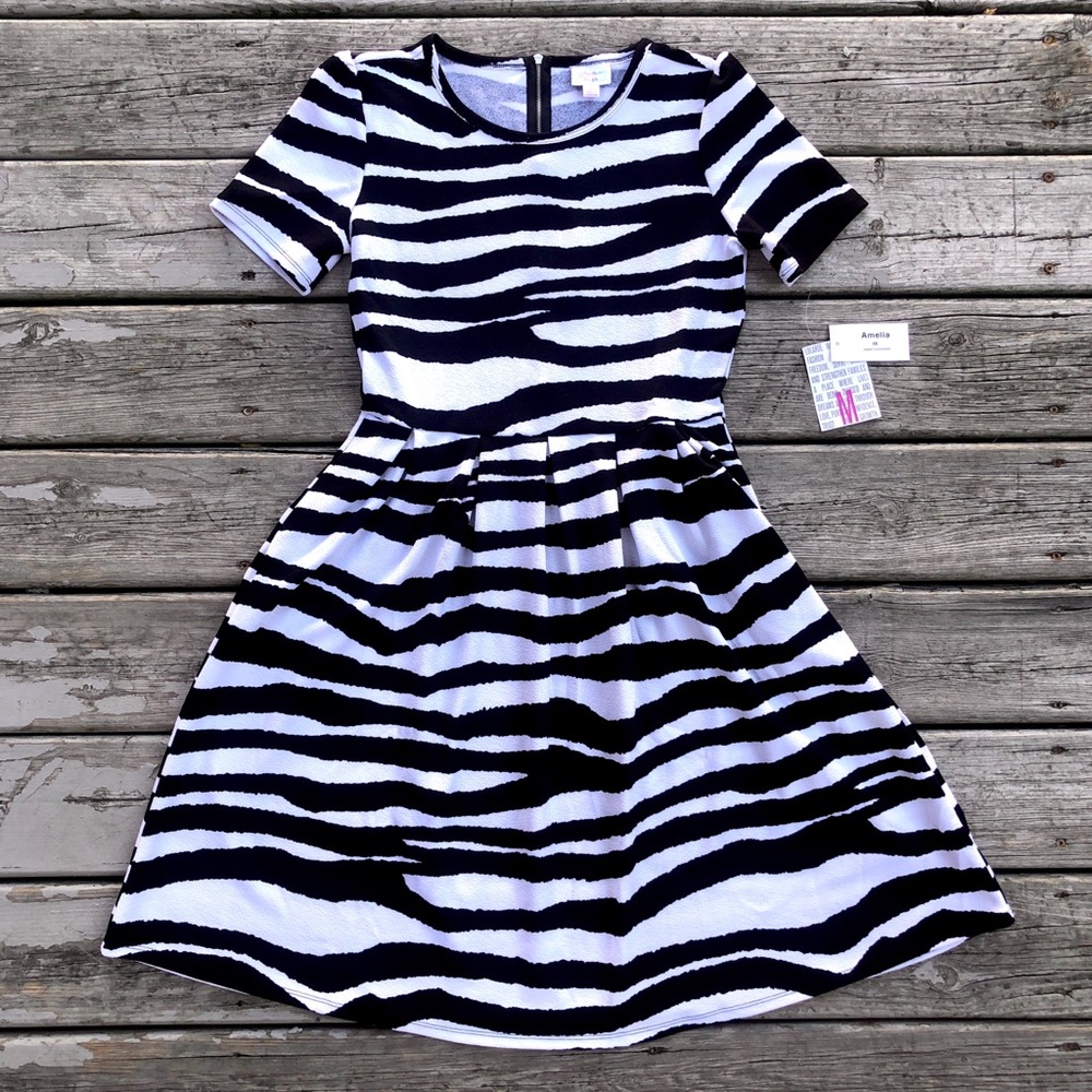 NWT LuLaRoe Black & White Zebra Amelia Dress Med